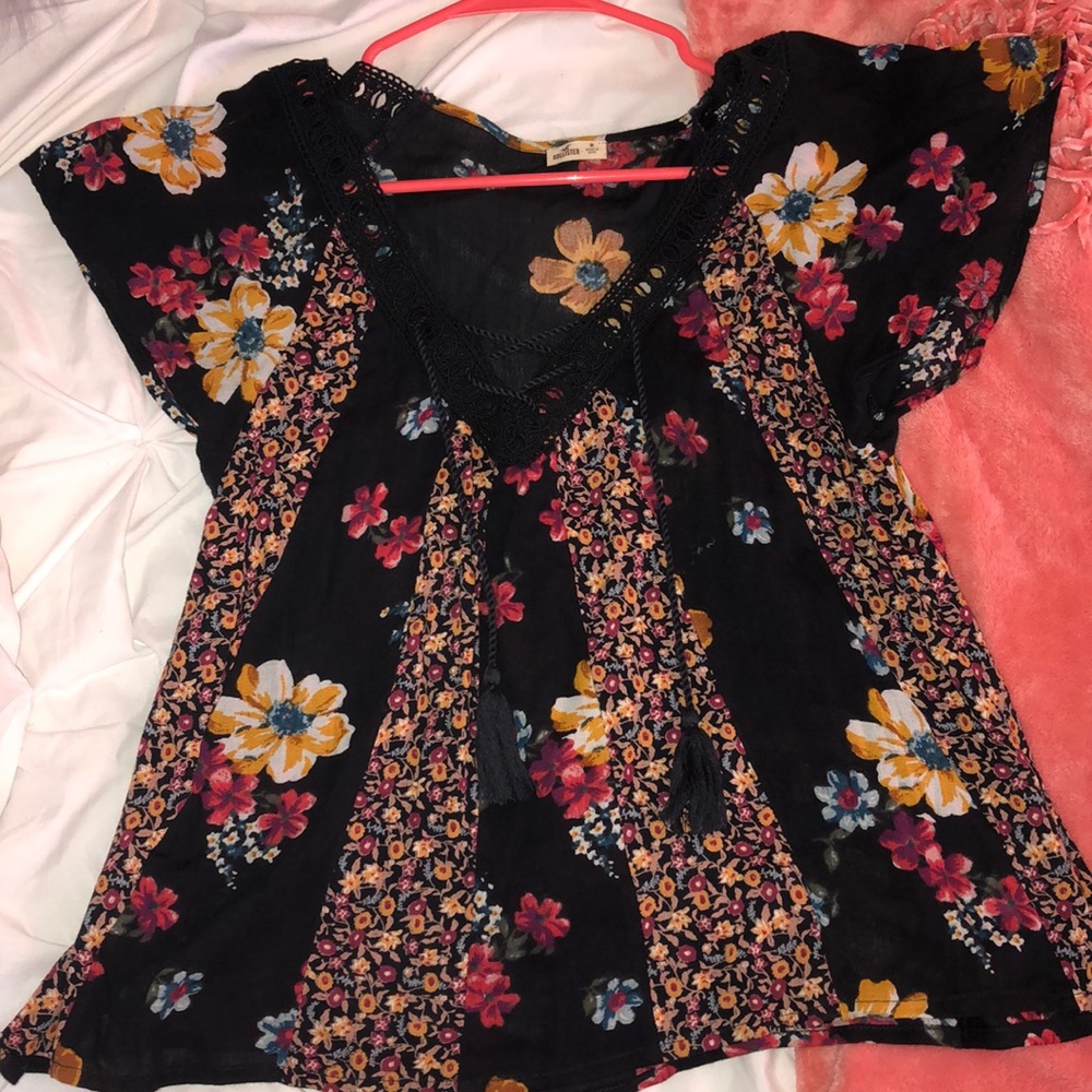 Summer Hollister blouse